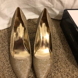 Gold formal dress shoe